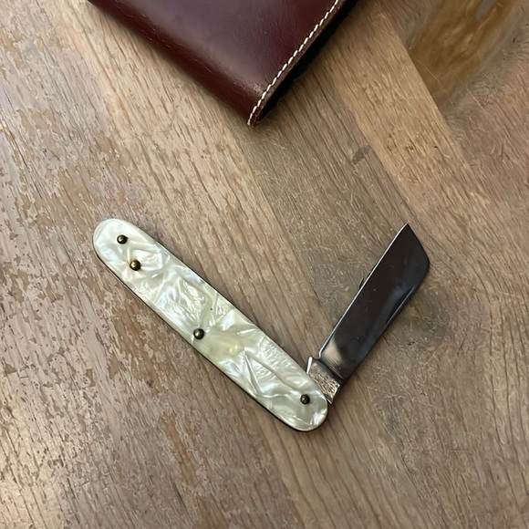 Vintage Men’s Tool Kit Pearl Handle Pocketknife Nail File Screwdriver Opener - Picture 6 of 7